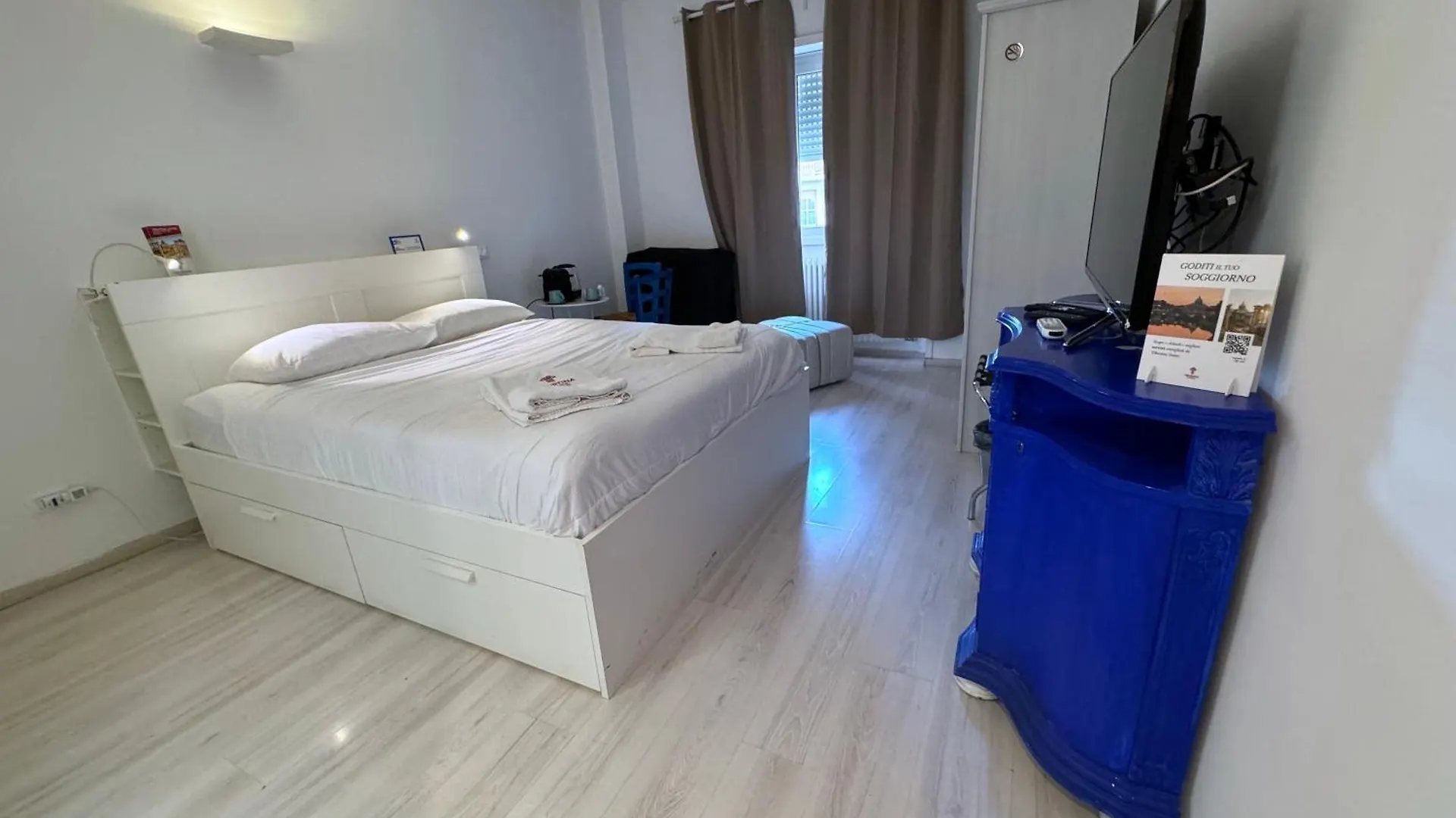 Tiburtina Suites, Roma 2*,  Italia