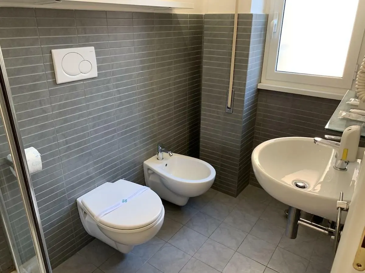 ** Pensjonat Tiburtina Suites, Roma Włochy