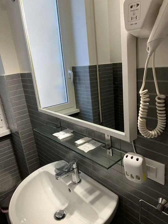 Tiburtina Suites, Roma 2*, Rzym